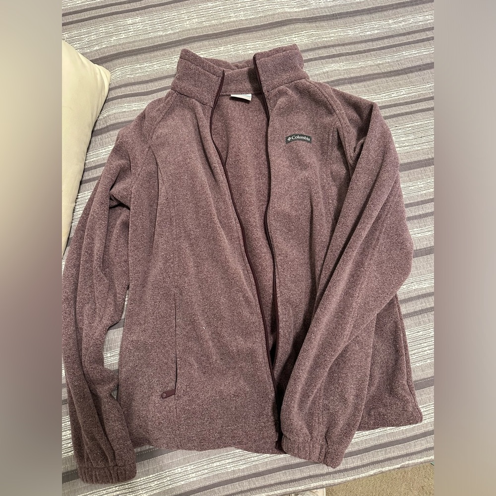 Women’s Fleece Columbia Zip-up Jacket